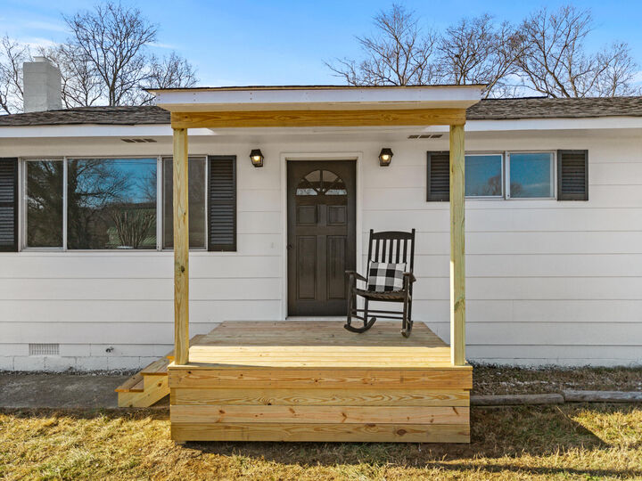 Property Photo:  471 S College Street  TN 37338 