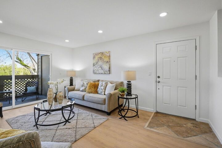 Property Photo: 633 Teatree Court CA 95128