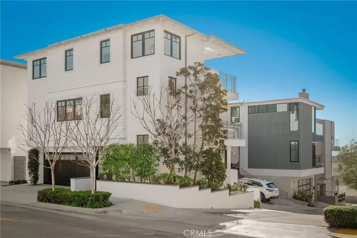 Property Photo: 2407 Manhattan Ave CA 90266