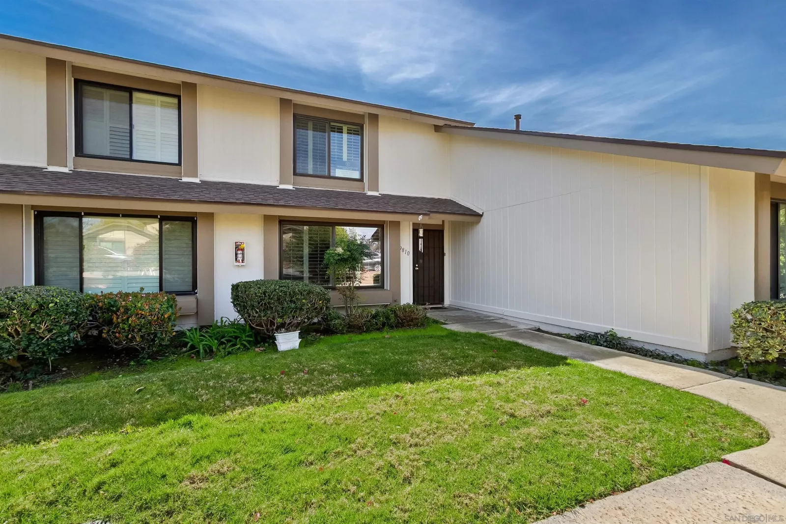 Property Photo: 9810 Guisante Terrace CA 92124