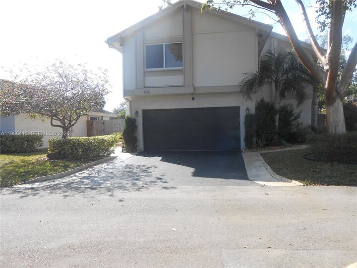 Property Photo:  128 Laurel Rd  FL 33021 