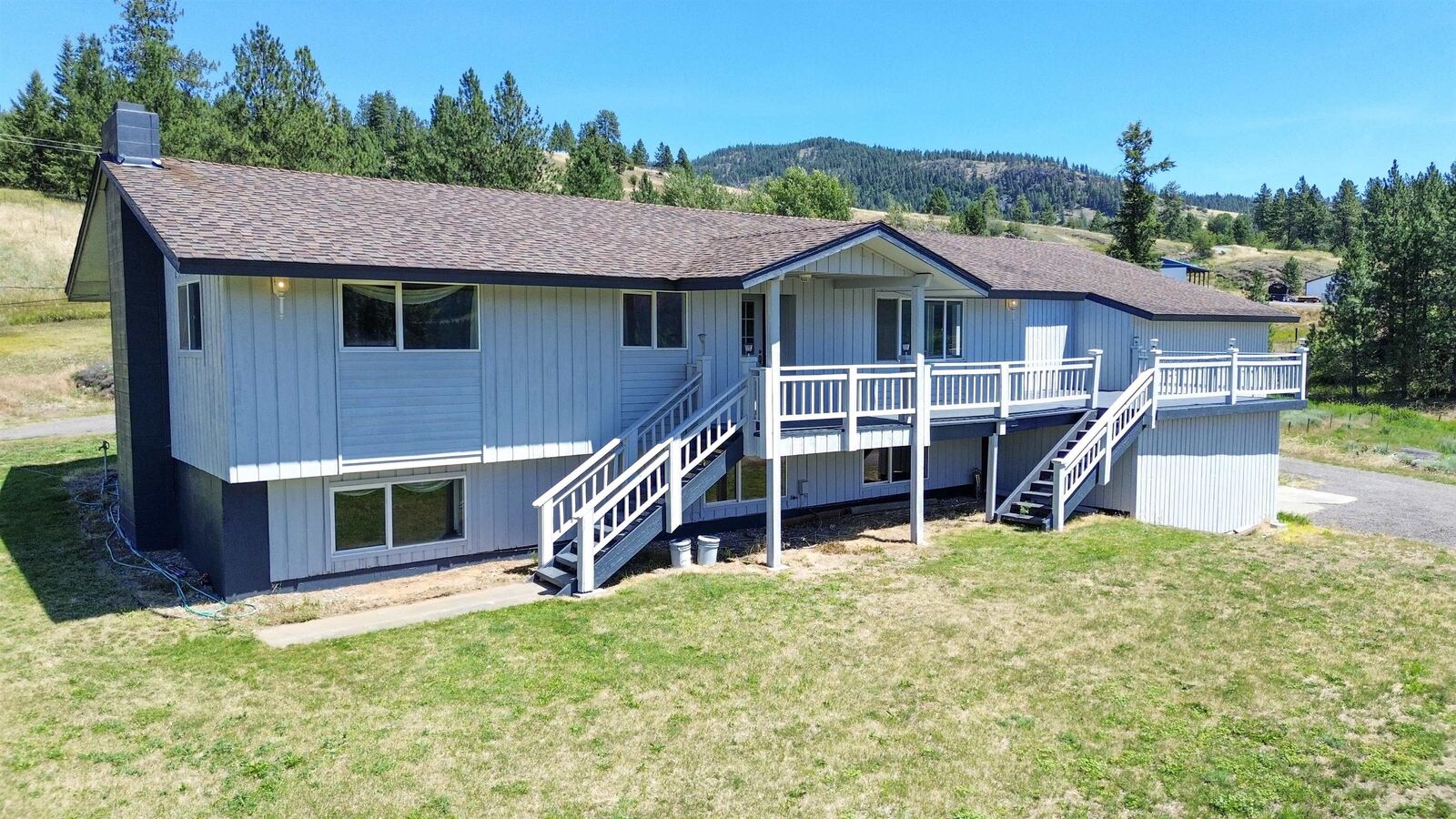 Property Photo: 598 N 395 Hwy WA 99141