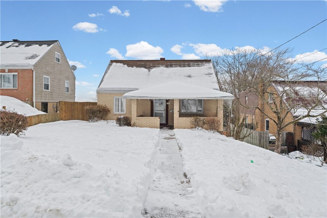 Property Photo:  720 6th St  PA 15147 