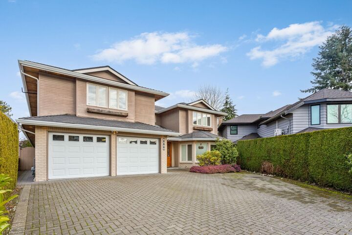 8480 Sunnywood Drive — photo 1