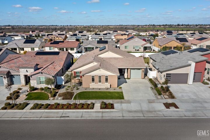 Property Photo:  14706 Pemberley Passage Avenue  CA 93311 