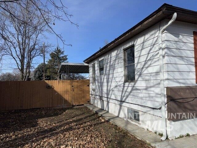 Property Photo:  9 N State St  ID 83651 