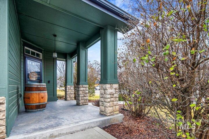 Property Photo:  2222 E Lattice Dr  ID 83642 