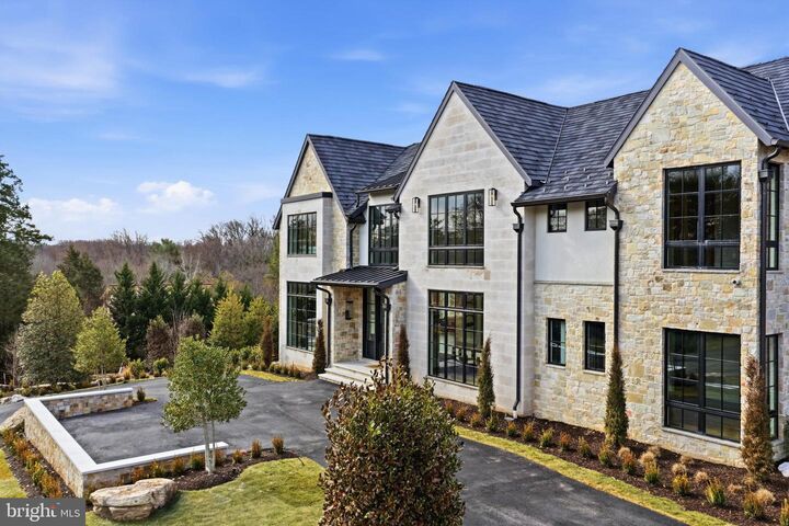 Property Photo:  1306 Ballantrae Court  VA 22101 