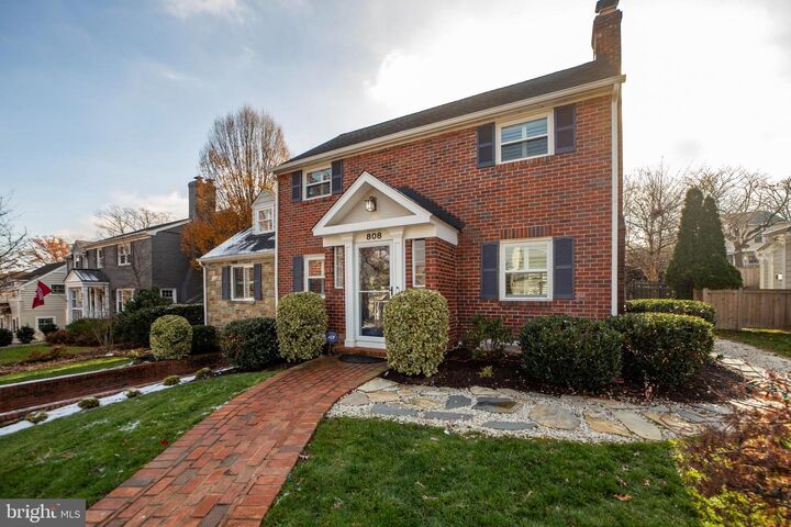 Property Photo: 808 Enderby Drive VA 22302