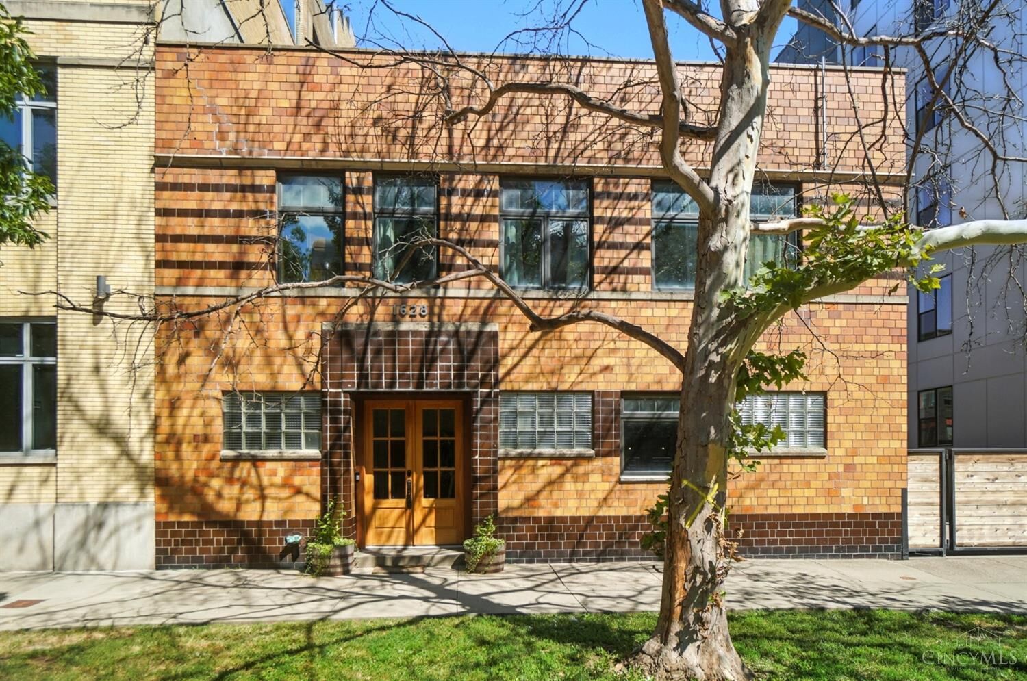 Property Photo: 1628 Central Parkway OH 45202