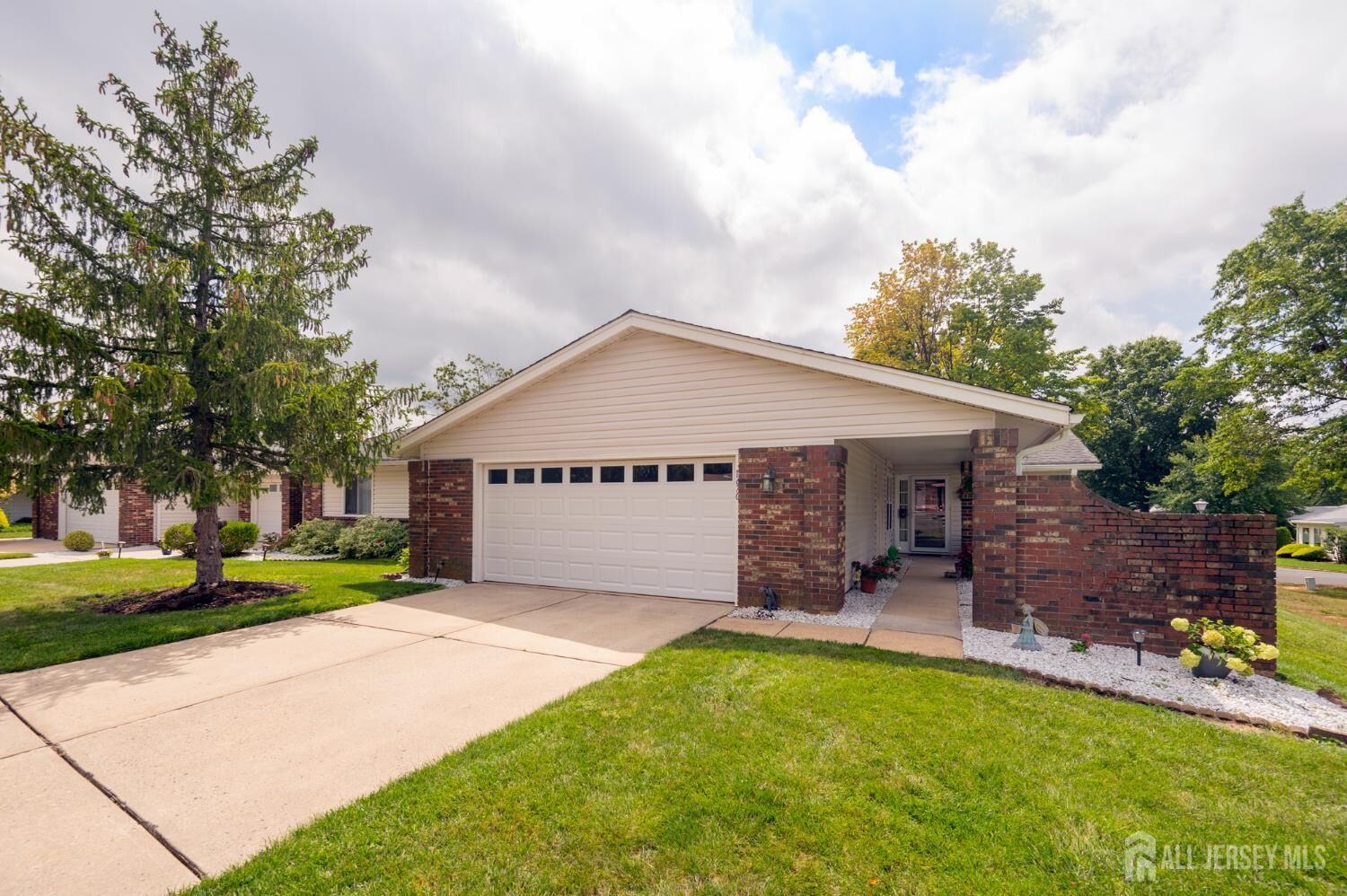 Property Photo:  167-C Laurel Plaza  NJ 08831 