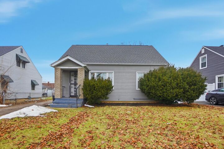 Property Photo: 990 E 21st Avenue OH 43211