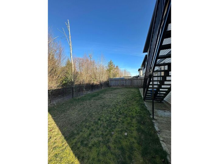 Photo de la propriété:  32651 Cunningham Avenue  BC V4S 0E5 