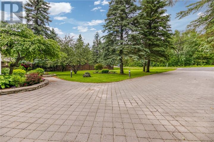 Property Photo: 647 Kirkwood Drive ON P3E 6J6