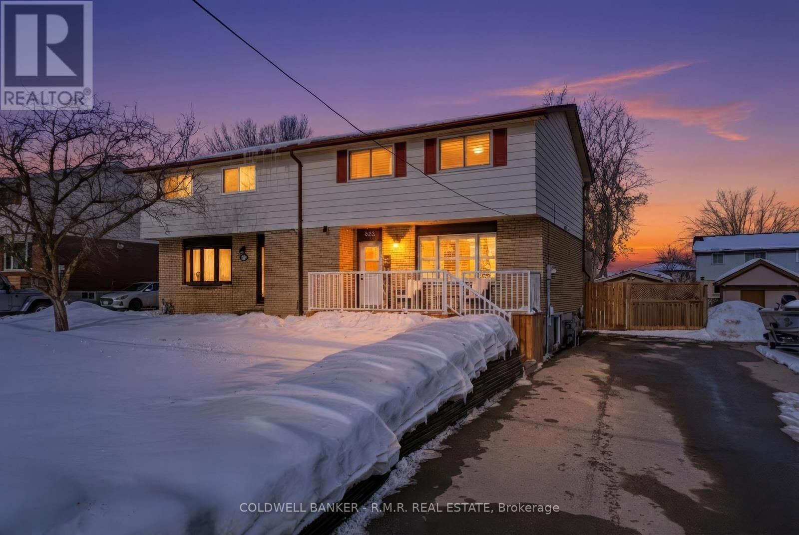 Property Photo:  425 Bay Street  ON L9L 1M7 