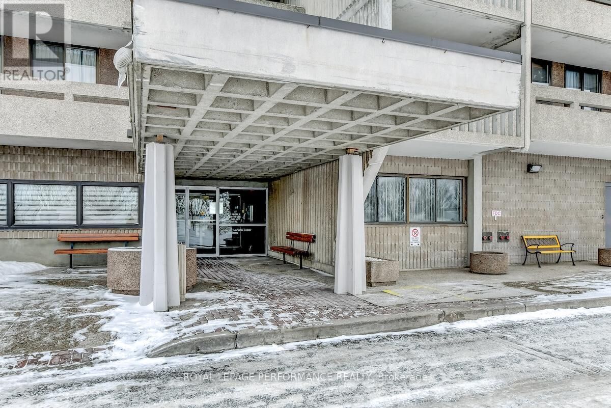 Property Photo:  415 Greenview Avenue 404  ON K2B 8G5 