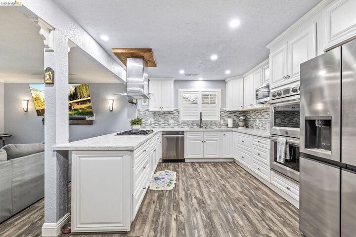 Property Photo: 21708 Water Oak Dr CA 95370