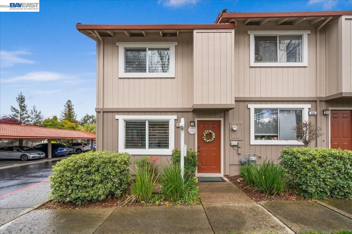Property Photo:  691 Concord Pl  CA 94566 