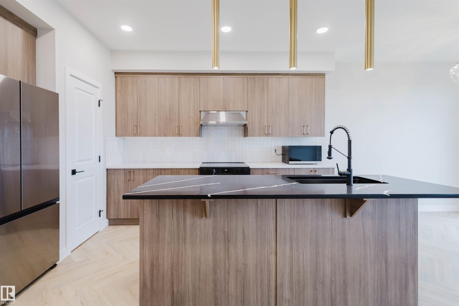 Property Photo:  8292 Kiriak Loop SW  AB T6W 5S2 