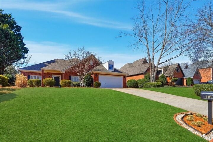 Property Photo:  5480 Vicarage Walk  GA 30005 