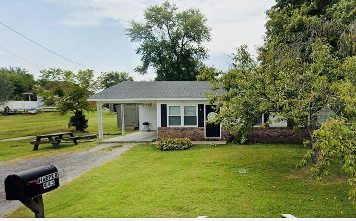 Property Photo: 443 W Railroad St KY 42404