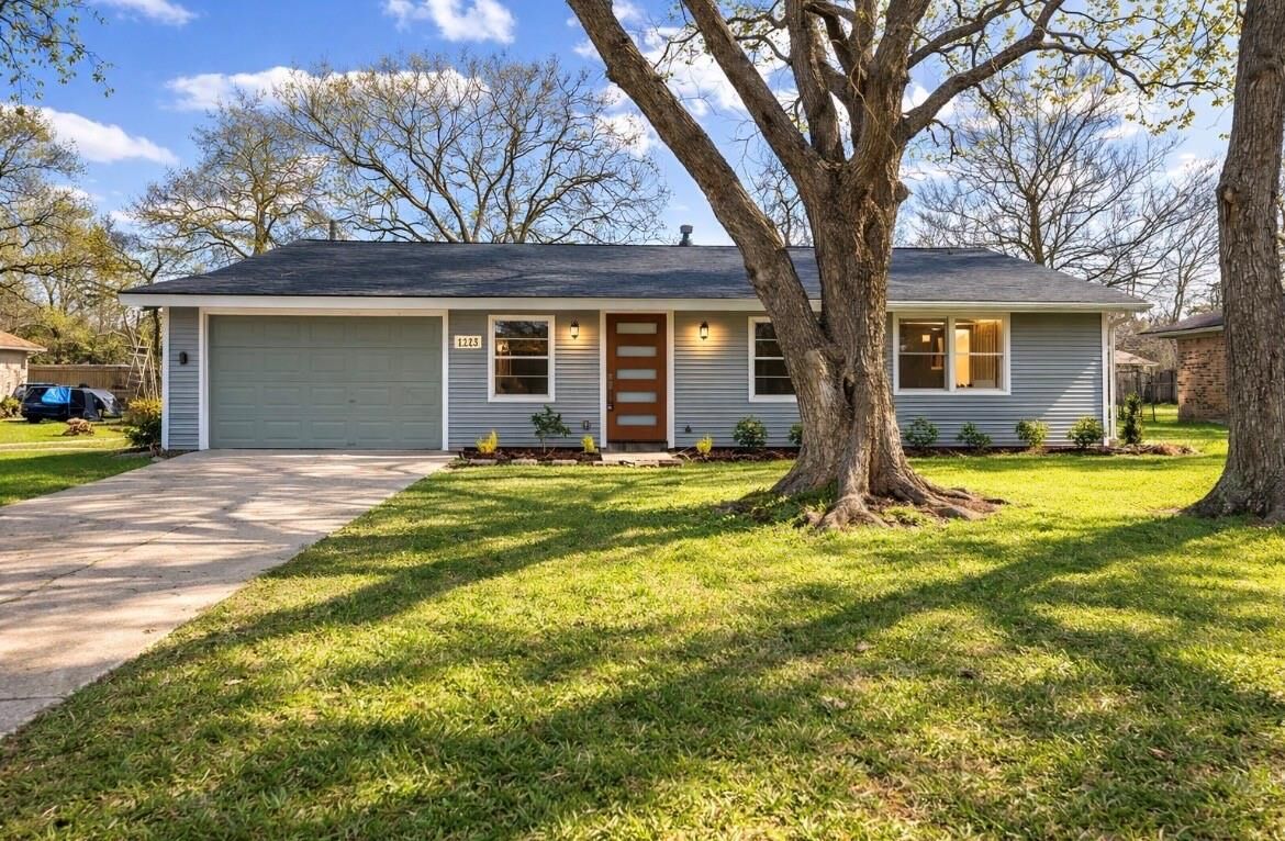 Property Photo:  1010 Brockman Street  TX 77480 