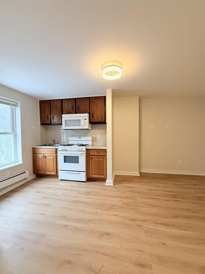 Property Photo:  142 Erie St 2  NJ 07302 