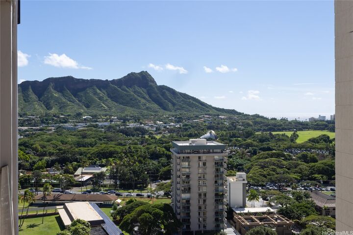 Property Photo:  229 Paoakalani Avenue 2104 (Nuc)  HI 96815 