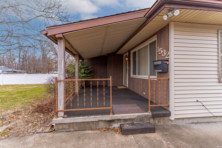 Property Photo:  1532 S Boeke Road  IN 47714 
