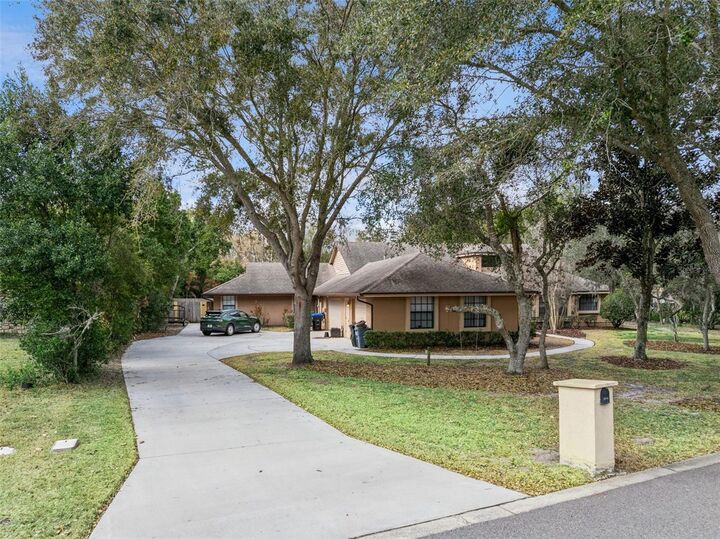 Property Photo:  5314 Shadywood Lane  FL 32819 