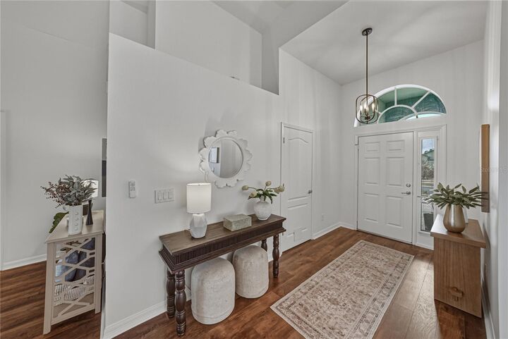 Property Photo:  31137 Whinsenton Drive  FL 33543 