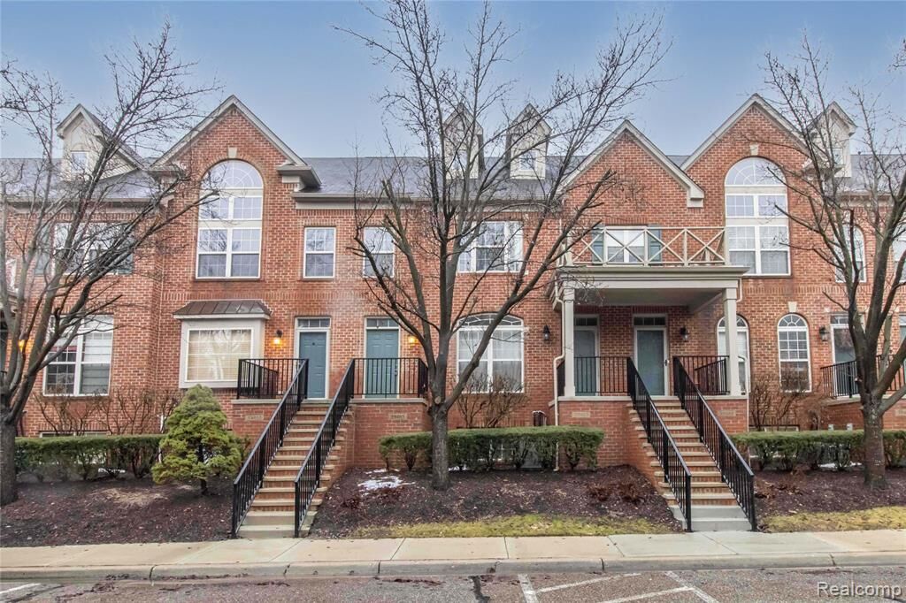 Property Photo: 39465 Springwater Drive MI 48168 3962