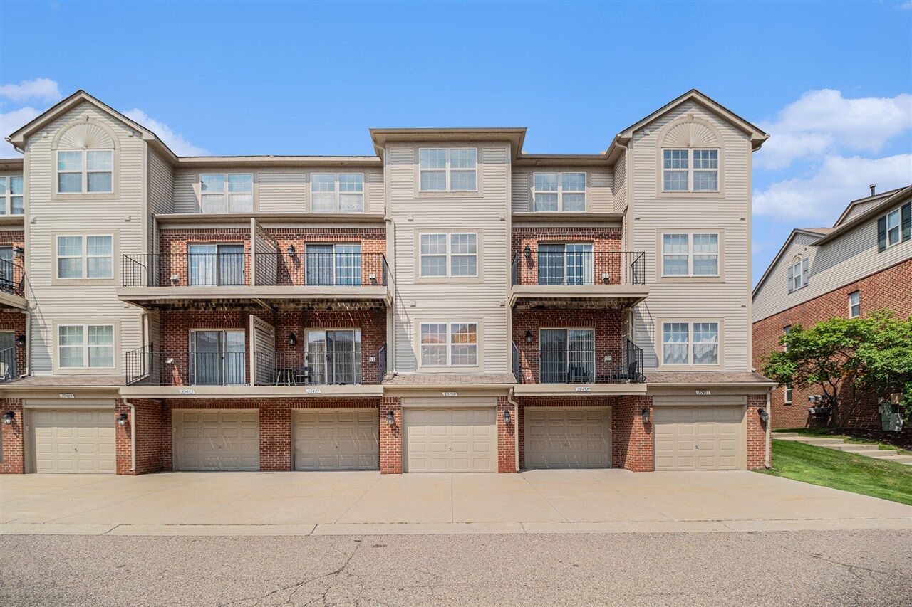 Property Photo:  39459 Springwater Drive  MI 48168-3962 