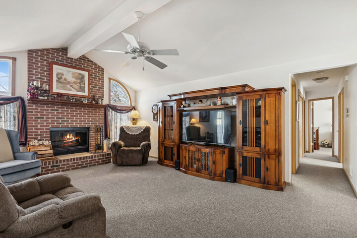 Property Photo: 7001 Cornwall Drive IL 60431