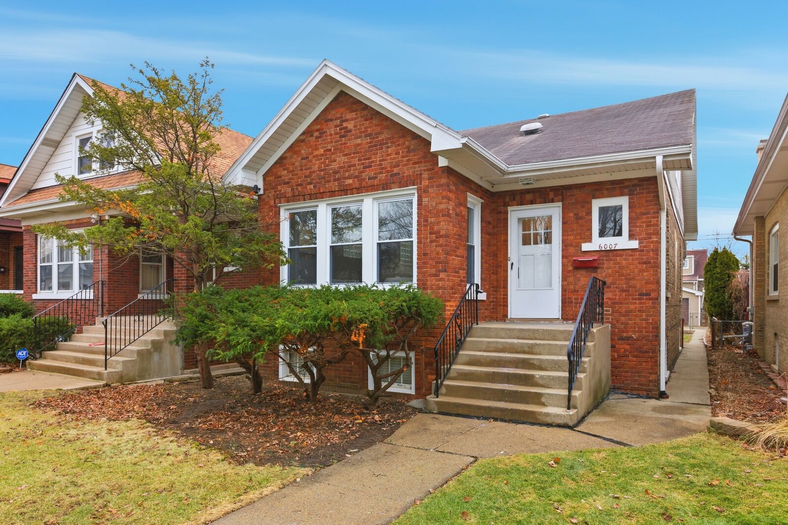 Property Photo:  6007 W Berenice Avenue  IL 60634 