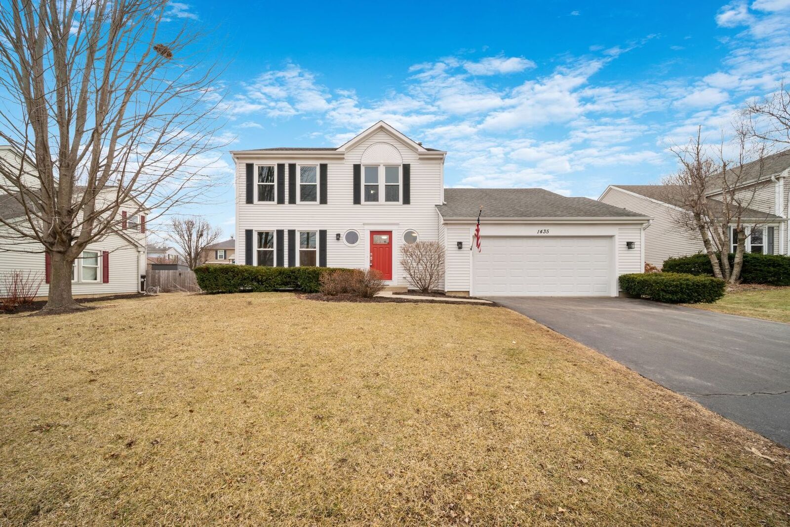 Property Photo: 1435 Tanglewood Drive IL 60014