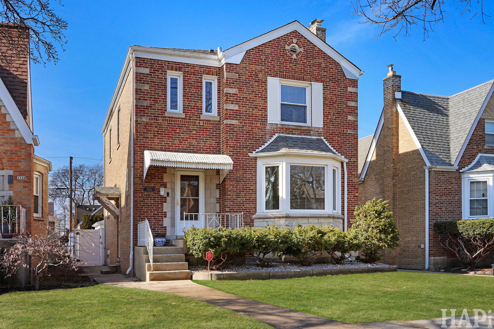 Property Photo:  3248 N Newcastle Avenue  IL 60634 