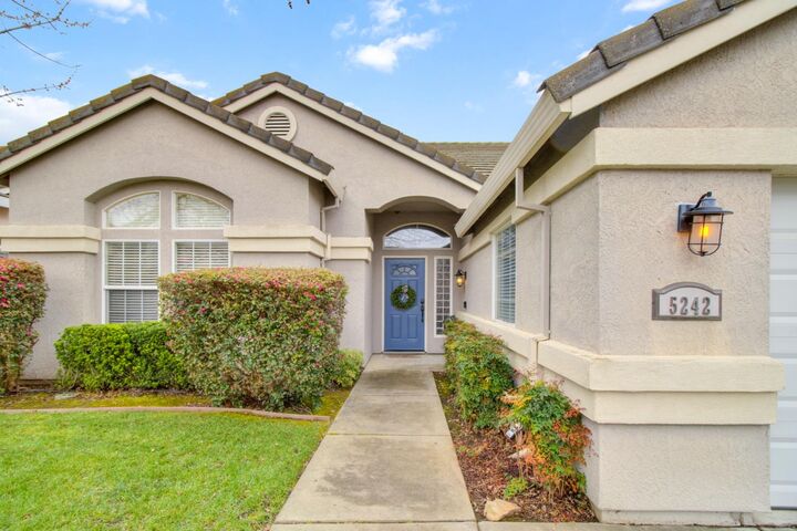 Property Photo:  5242 Wyndham Oak Lane  CA 95608 