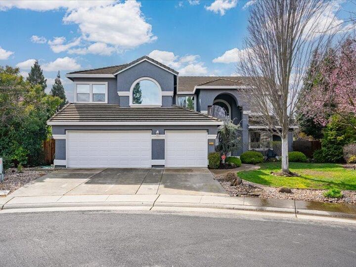 Property Photo: 316 Sandstone Court CA 95747