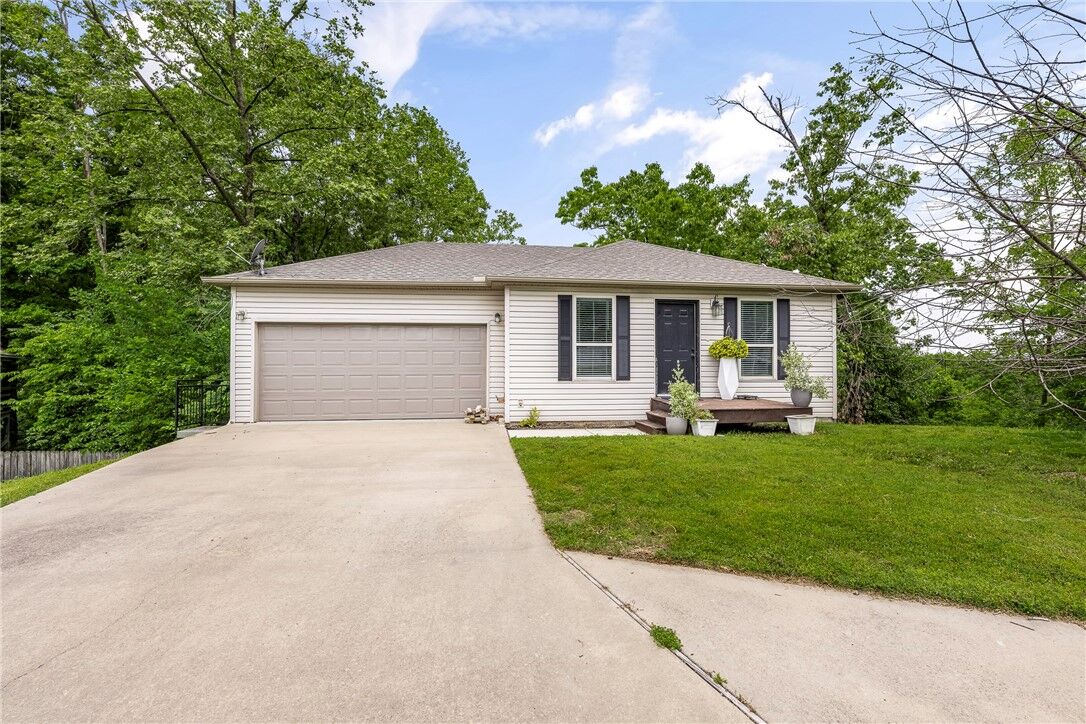 Property Photo: 1615 Cresent Street AR 72712