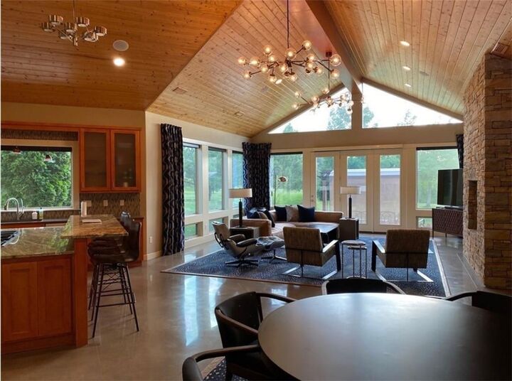 Property Photo: 17 W Augusta Court AR 72758