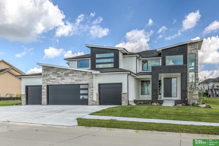 Property Photo: 5409 N 197th Street NE 68022