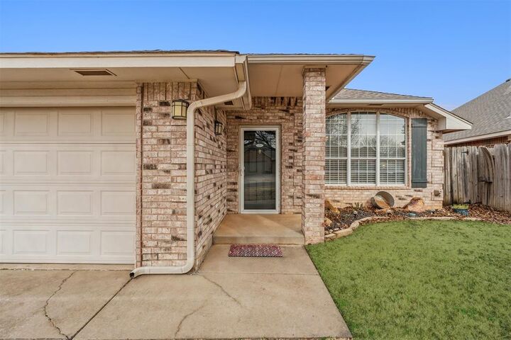 Property Photo:  1925 Olde School Road  OK 73012 