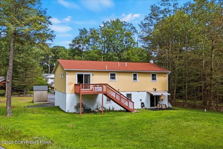 Property Photo:  102 Tulip Trail  PA 18466 