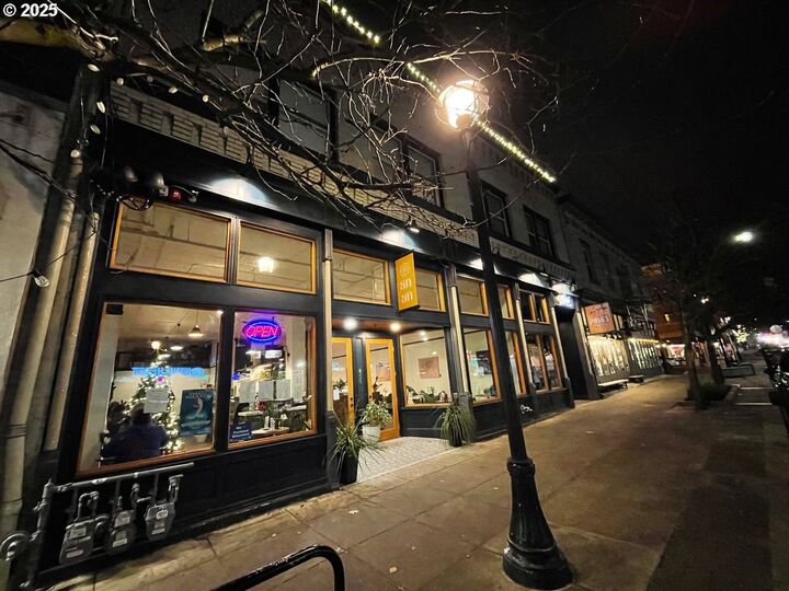 Property Photo: 8212 N Denver Ave OR 97217