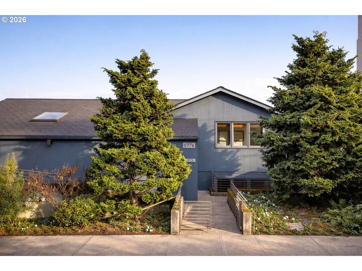 Property Photo: 1776 SW Montgomery Dr OR 97201