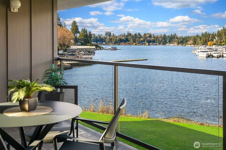 Property Photo:  379  101st Avenue SE  WA 98004 