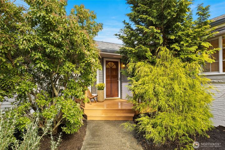 Property Photo: 23029 83rd Avenue W WA 98026