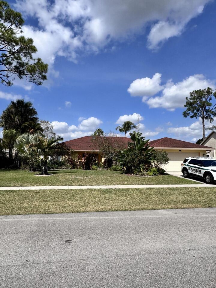 Property Photo:  14581 Stirrup Lane  FL 33414 