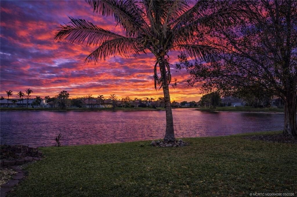 Property Photo:  861 NW Waterlily Place  FL 34957 